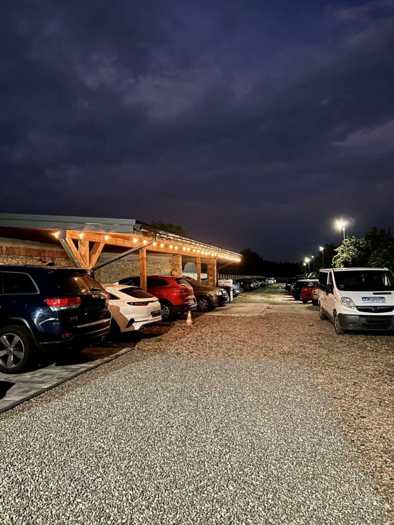 Parking Na Wylocie - lotnisko Katowice-Pyrzowice (KTW) Parking Na Wylocie - lotnisko Katowice-Pyrzowice (KTW) - zdjęcie 4