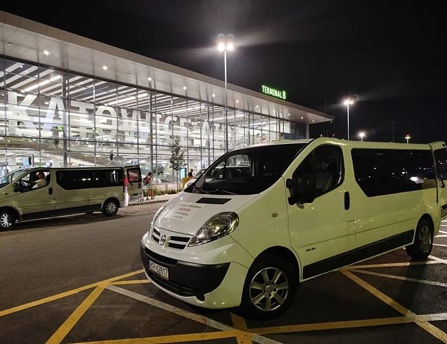 Parking z widokiem - lotnisko Katowice-Pyrzowice (KTW) - zdjęcie 3