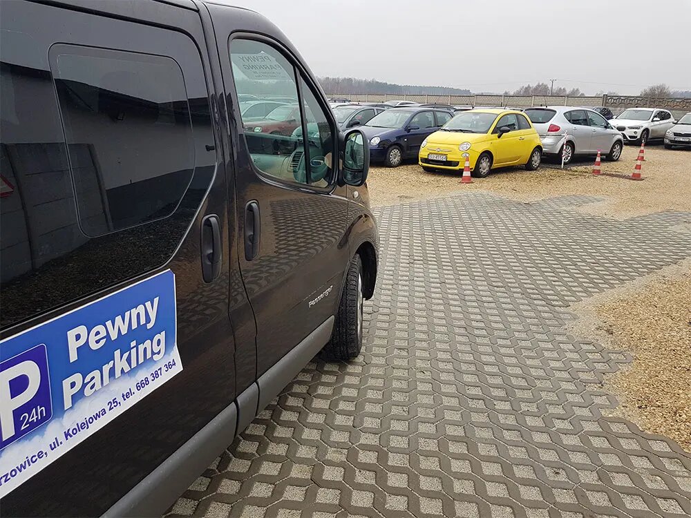Pewny Parking Pyrzowice - parking lotnisko Katowice Pewny Parking Pyrzowice - parking przy lotnisku Katowice KTW, ul. Kolejowa 25