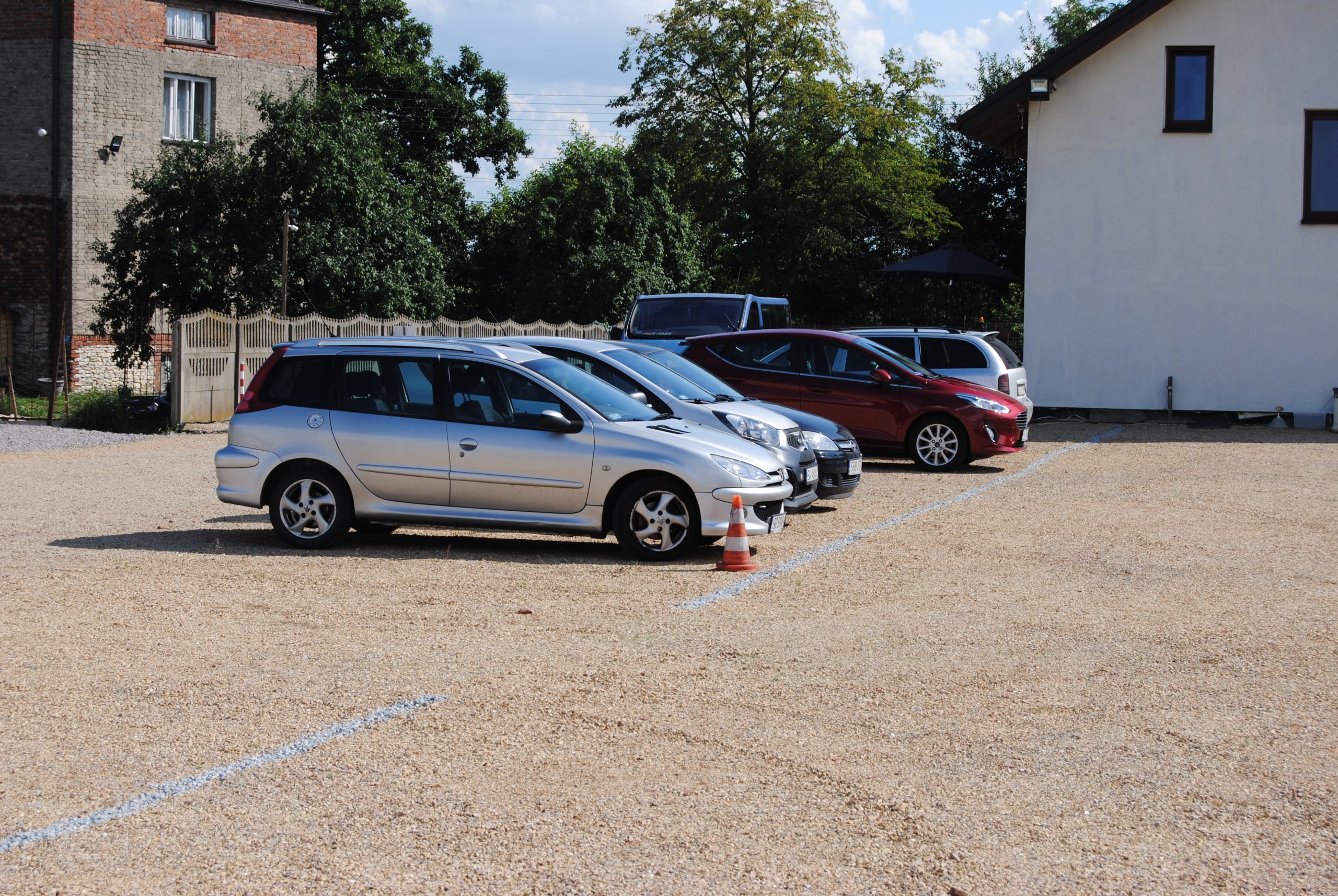 Parking Przy Pasie - lotnisko Katowice-Pyrzowice (KTW) - zdjęcie 3
