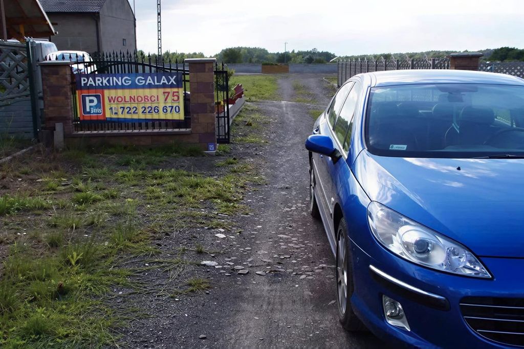 Parking GALAX - lotnisko Katowice-Pyrzowice (KTW) - zdjęcie 3