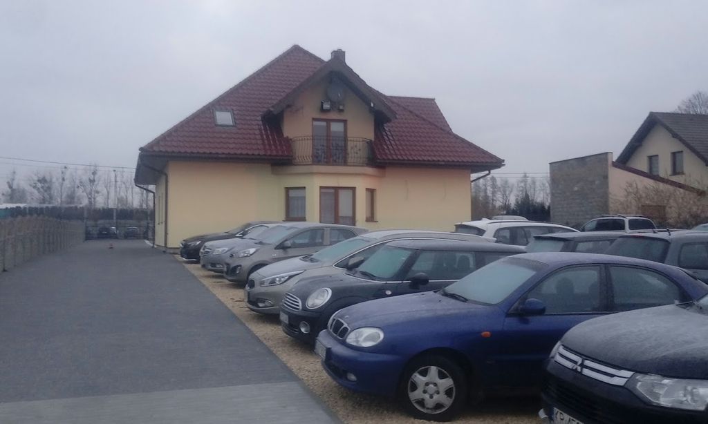 RAFAX Parking - lotnisko Katowice-Pyrzowice (KTW) - zdjęcie 2