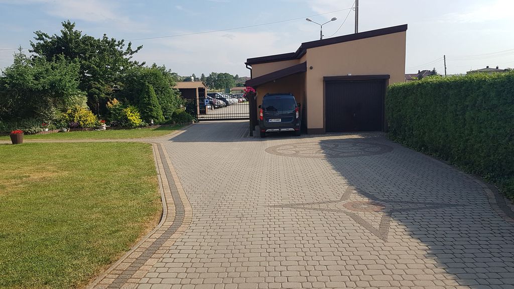 Parking u Jana - lotnisko Katowice-Pyrzowice (KTW) - zdjęcie 2
