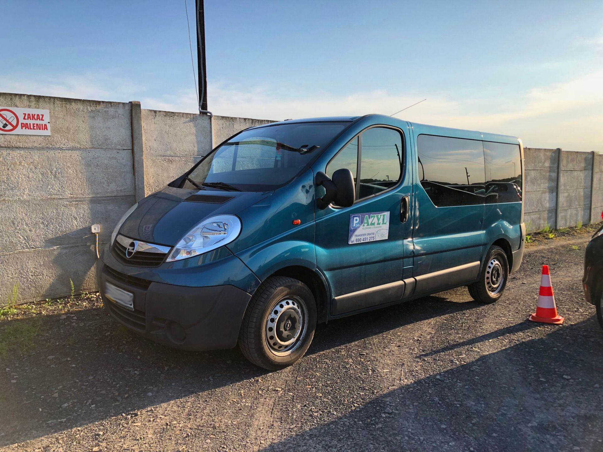 AZYL Parking - parking lotnisko Katowice-Pyrzowice (KTW) - zdjęcie parkingu