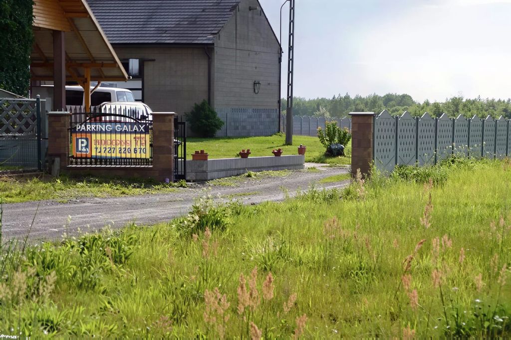 Parking GALAX - lotnisko Katowice-Pyrzowice (KTW) - zdjęcie 4