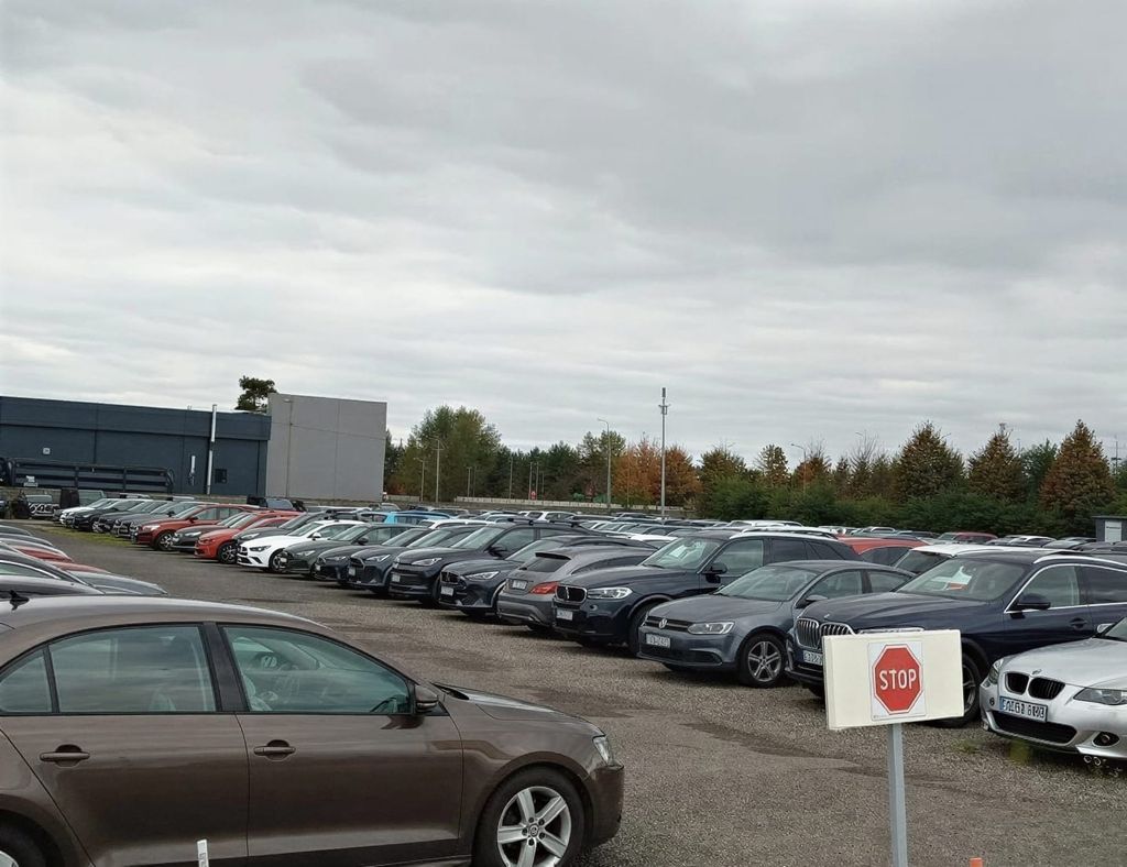 Parking ArtLot - lotnisko Katowice-Pyrzowice (KTW) - zdjęcie 2