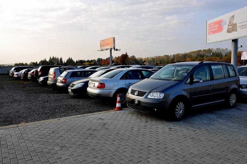 Martom - zdjęcie parkingu