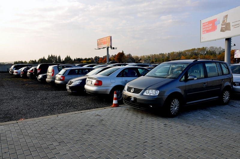 Martom - zdjęcie parkingu