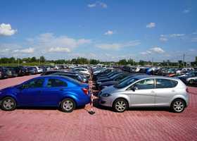 Zdjęcie parkingu Mega przy lotnisku