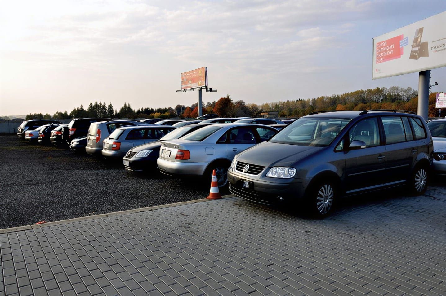 Martom - zdjęcie parkingu