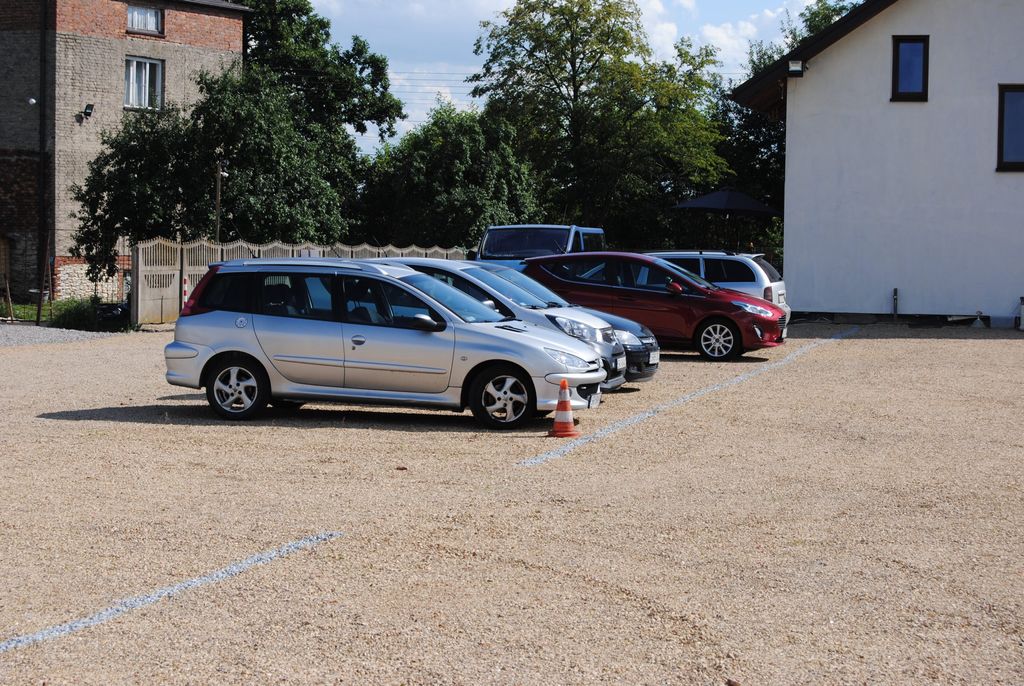 Parking Przy Pasie - lotnisko Katowice-Pyrzowice (KTW) - zdjęcie 3