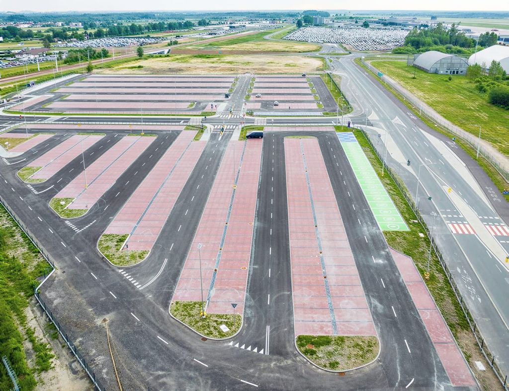 Oficjalny Parking P4 - lotnisko Katowice-Pyrzowice (KTW) - zdjęcie 6