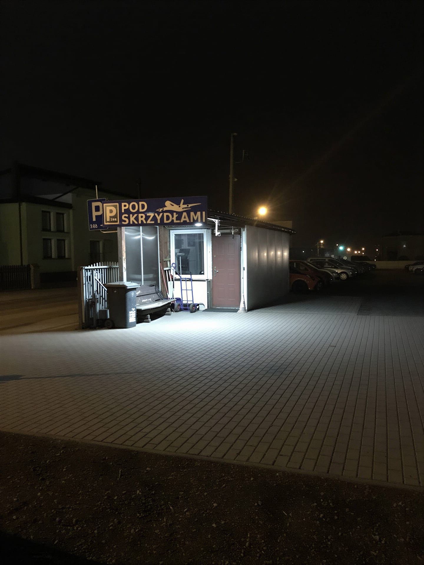 Parking Pod Skrzydłami - lotnisko Katowice-Pyrzowice (KTW) - zdjęcie parkingu