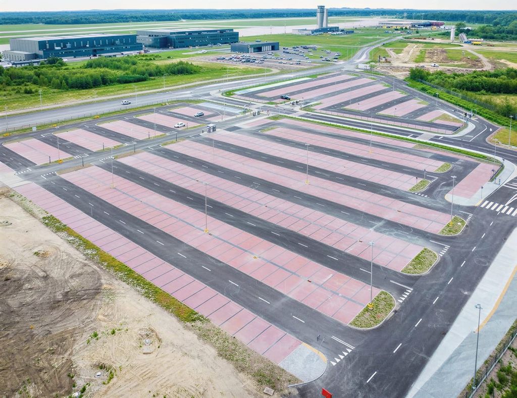 Oficjalny Parking P4 - lotnisko Katowice-Pyrzowice (KTW) - zdjęcie 2