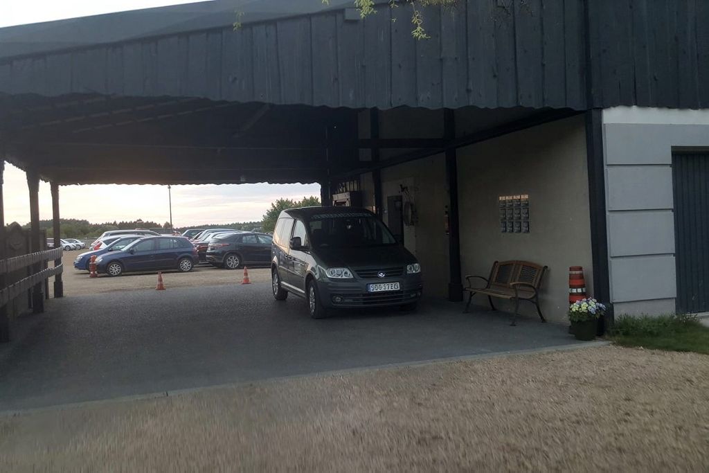 Parking Globtroter Pyrzowice - parking przy lotnisku Katowice KTW, ul. Wolności 81