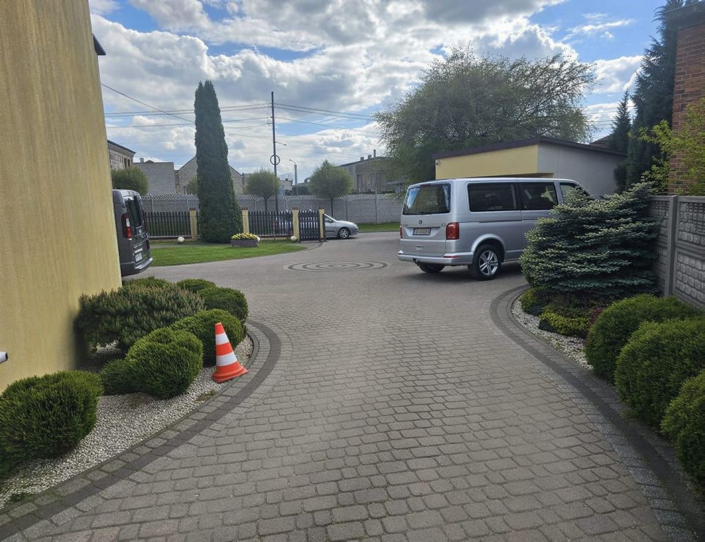 Parking na Krótkiej - lotnisko Katowice-Pyrzowice (KTW) - zdjęcie 5